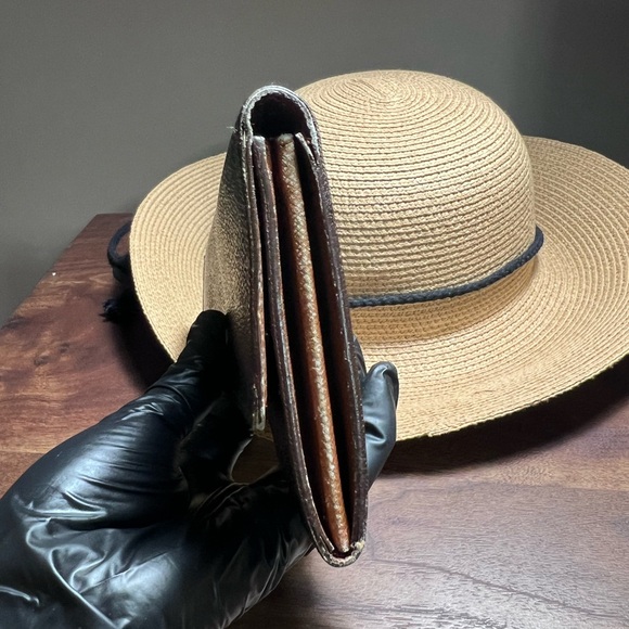 LV MONO SNAP WALLET - Picture 7 of 11